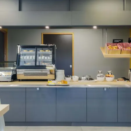 Porte Du Luxembourg Лонгви